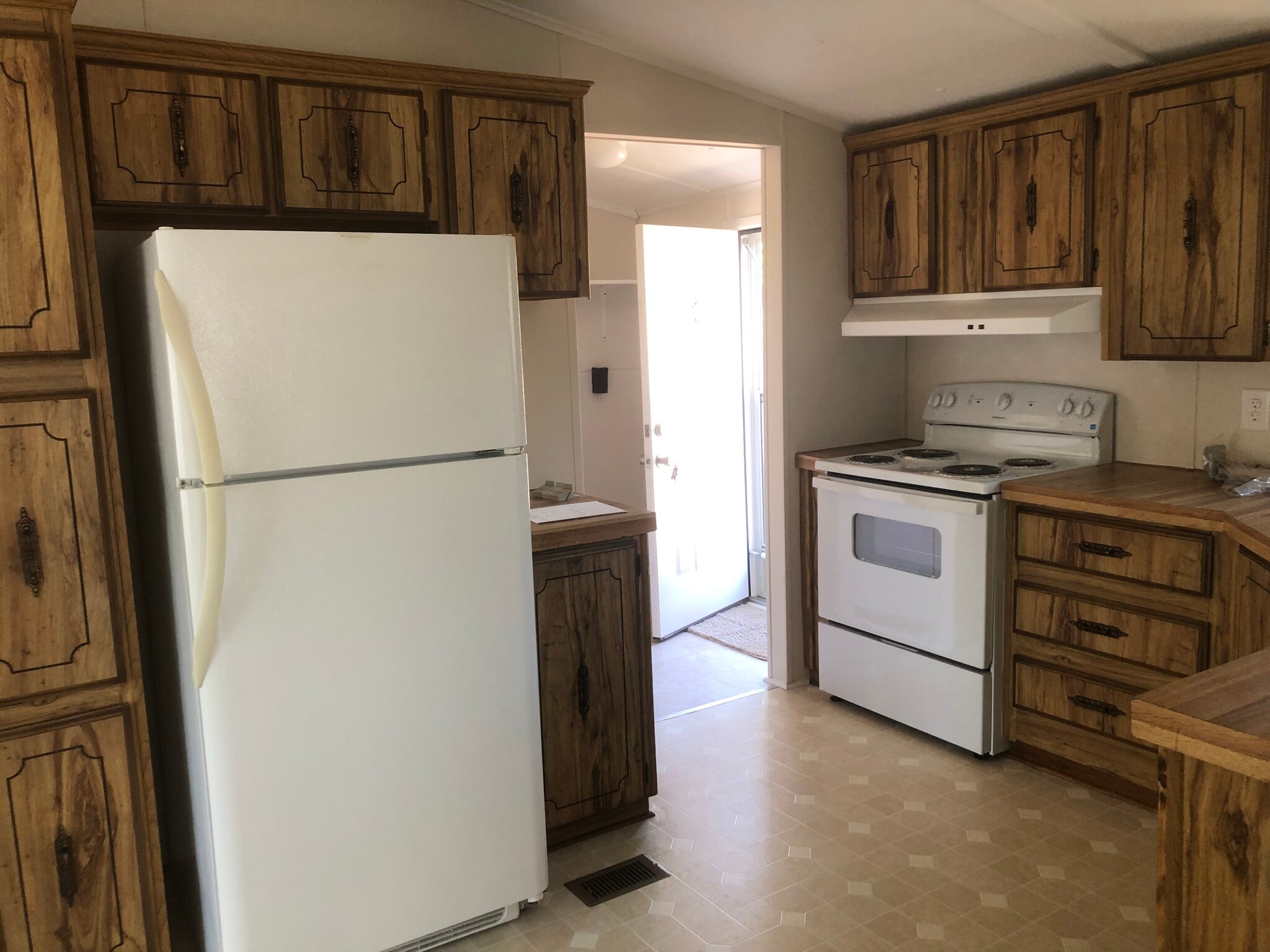 Kitchen - 7164 Cornwallis Rd