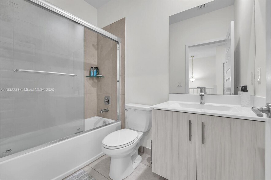Building Photo - 15850 NW 91st Ct