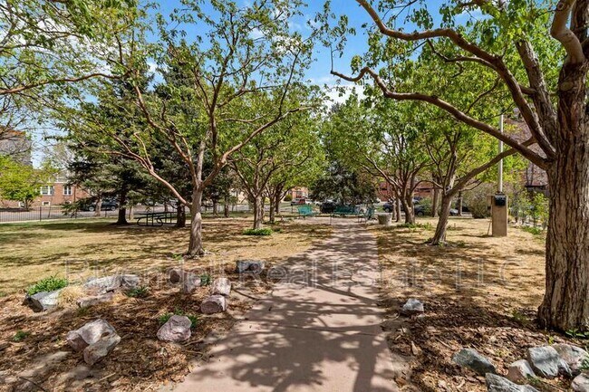 Building Photo - 130 N Pearl St