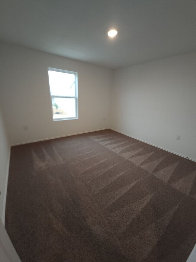 Building Photo - 1 Week Free rent Special! South Side of SA /VIDA community Brand New 4-bed, 2-bth home