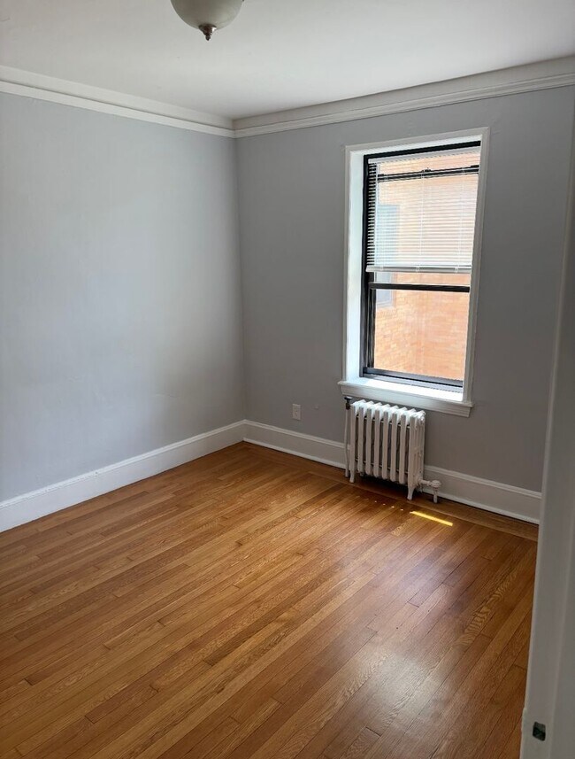 Building Photo - WAYLAND SQUARE REALTY (218)