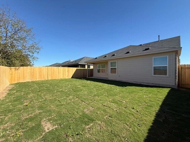 Building Photo - 569 Sormonne Lp