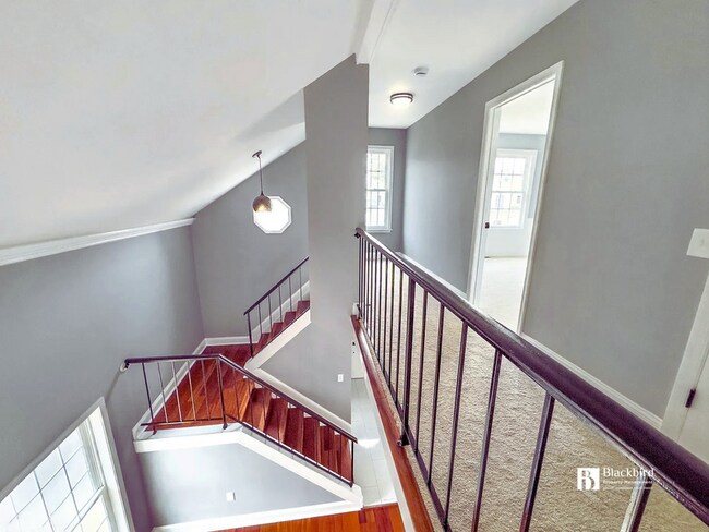 Building Photo - 3347 Iris Pl