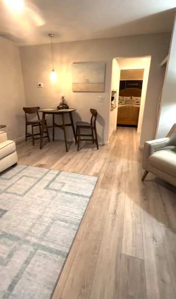 Building Photo - 3505 Longmeadow