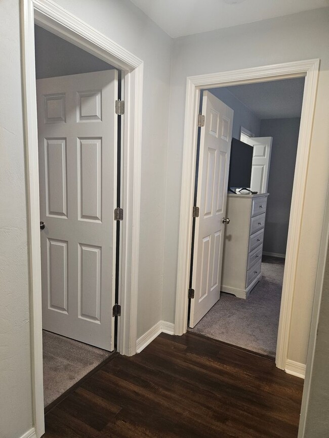 Building Photo - 2 BEDROOM 2 BATH HOME IN  PELICAN BAY GATED COMMUNITY