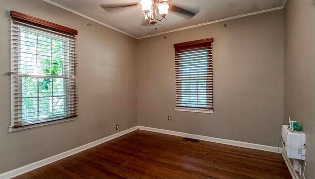 Building Photo - 6613 Westover-