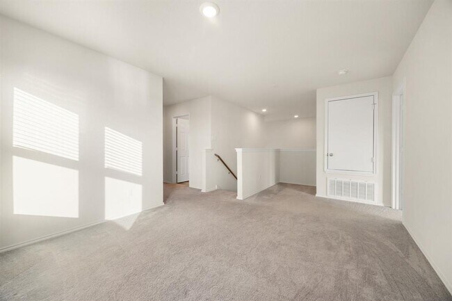 Building Photo - 329 Green Egret Wy