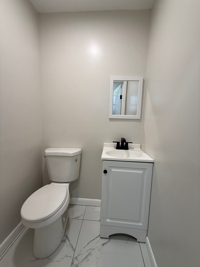 Building Photo - 255 N 1st Ave