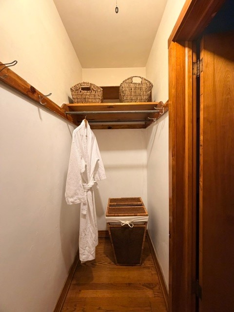 Closet 2 - 20 Curtis Ter