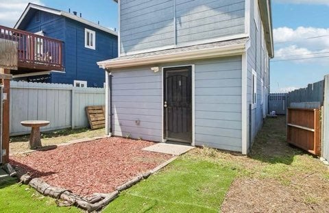 Building Photo - 874 Pine St