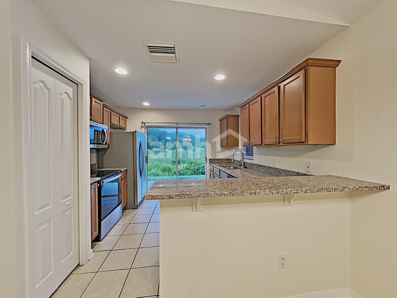 Building Photo - 8431 Deer Chase Dr