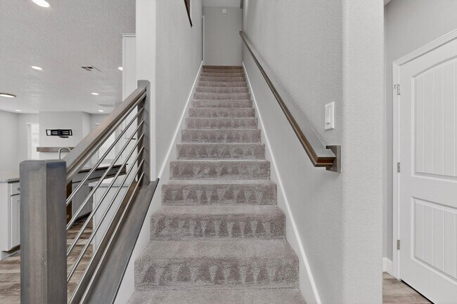 Building Photo - 5603 Linq Ct NE