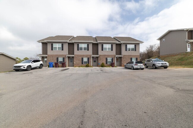 Building Photo - 924 Warrior Hill Dr