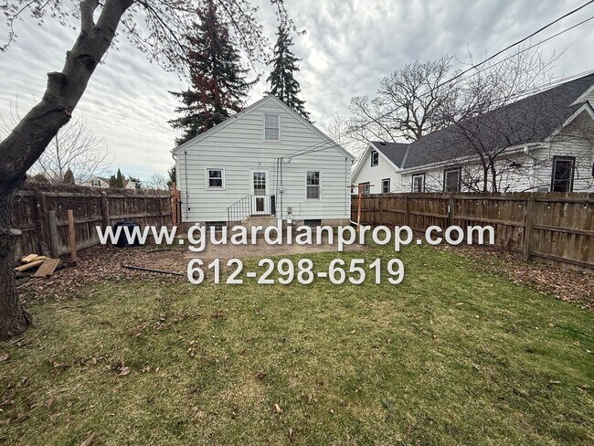 Building Photo - Highland Park House Available Now On Corner Lot, HW Floors, Updated Bath, Fenced Yard, 2 Car Garage