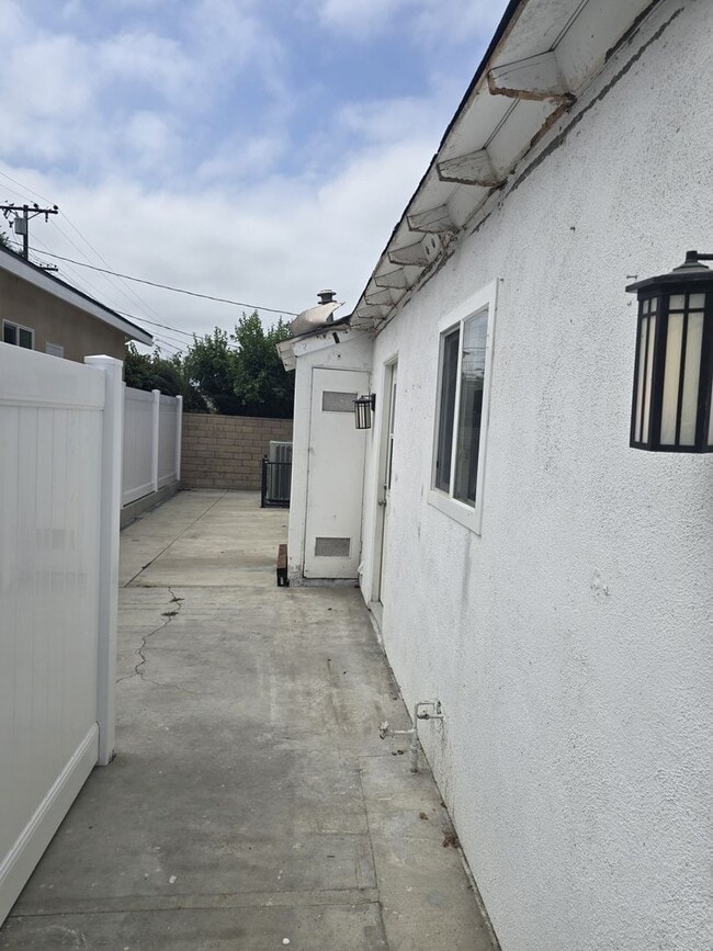 Building Photo - Comfortable 4-Bedroom Home in Peaceful Fou...