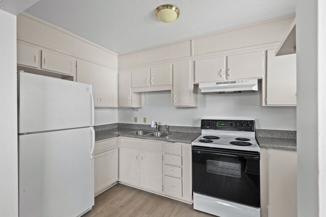 Building Photo - Amazing 2BR/1BA in the Heart of Hillsboro ...