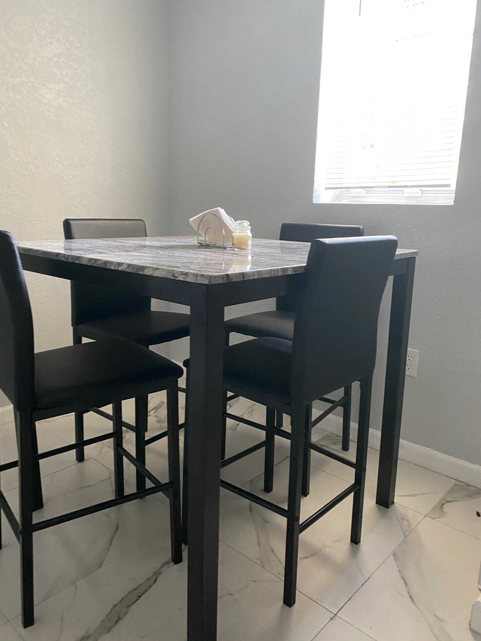 dining area - 5628 NW 5th Ct