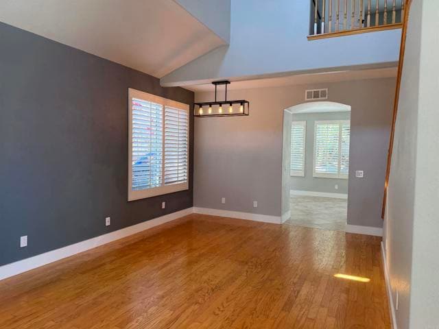 Building Photo - 1047 Cottage Way