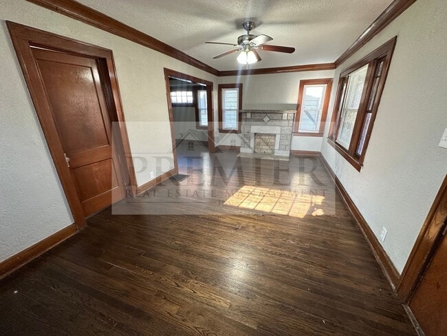 Building Photo - 5830 Tracy Ave