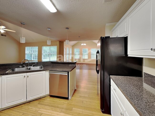 Building Photo - 68 Barrington Farms Pky