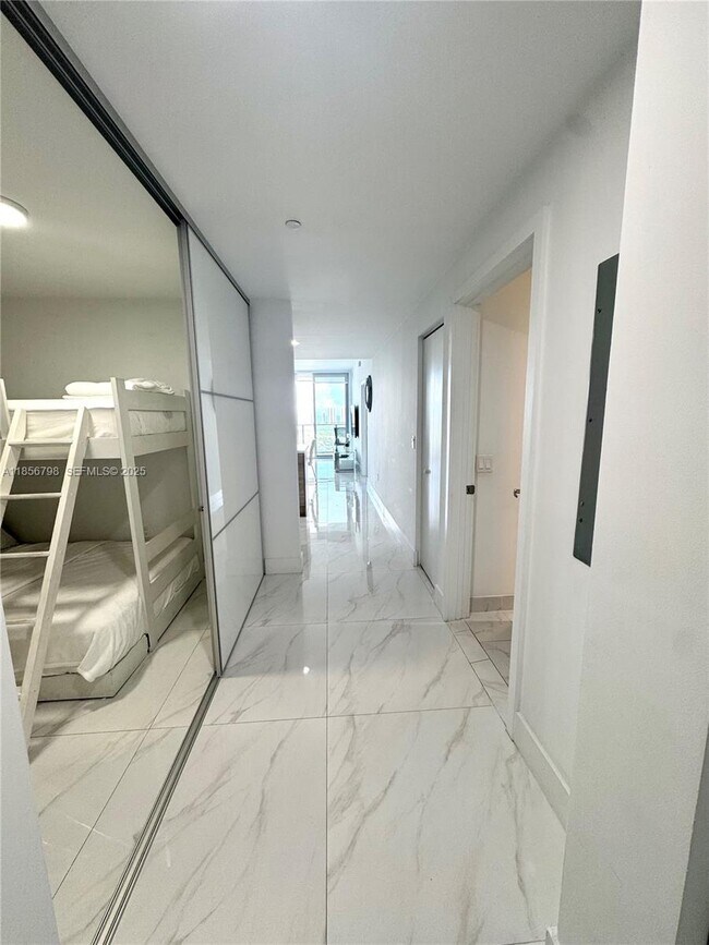 Building Photo - 16385 Biscayne Blvd