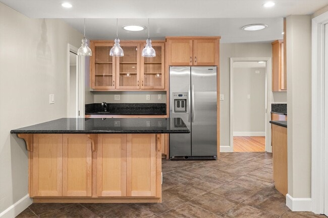 Building Photo - 504 Consuelo Dr