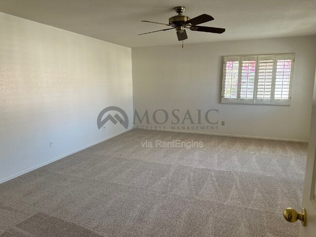 Building Photo - 3933 W Rene Dr