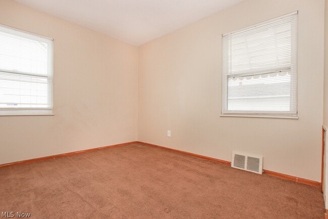 Building Photo - 15305 Rockside Rd