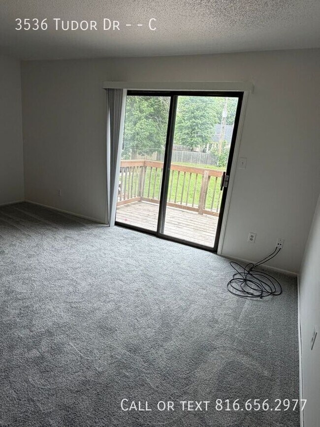 Building Photo - 3536 Tudor Dr