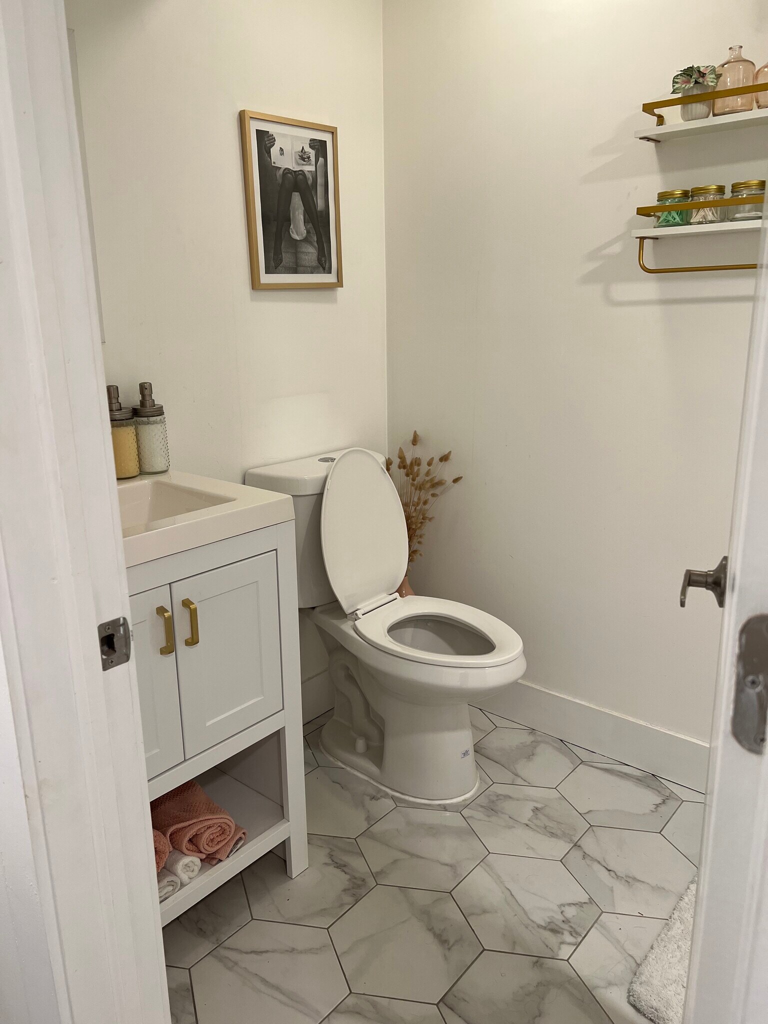 3rd bathroom - 1401 N Mohawk St