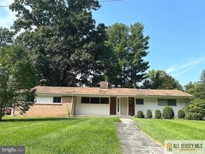 Building Photo - 28 Pardoe Rd