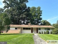 Building Photo - 28 Pardoe Rd