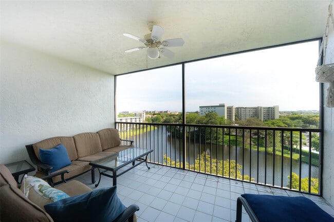 Building Photo - 2240 N Cypress Bend Dr