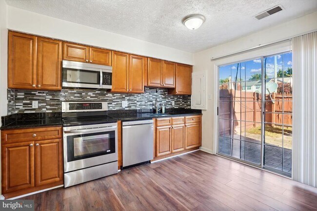 Building Photo - 6101 Hoskins Hollow Cir