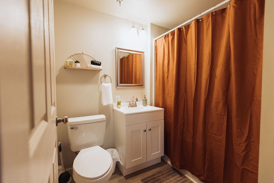 Building Photo - 308 Lamont St