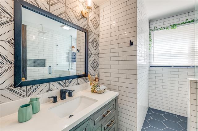 Building Photo - 7933 Joreen Dr