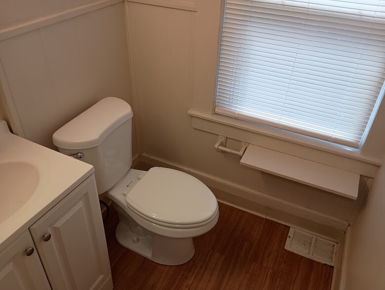 Bath - 60 Quality Ave