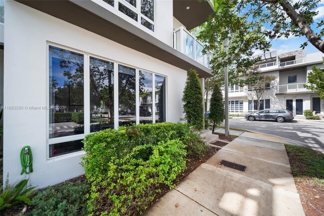 Building Photo - 10560 NW 64th Terrace