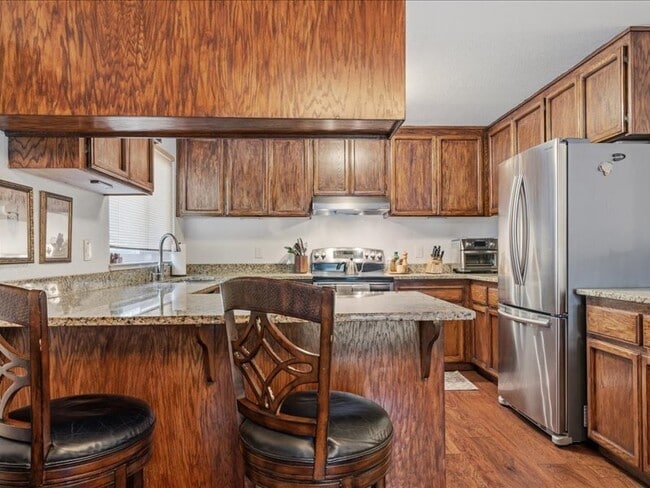 Building Photo - 349 Almond Way