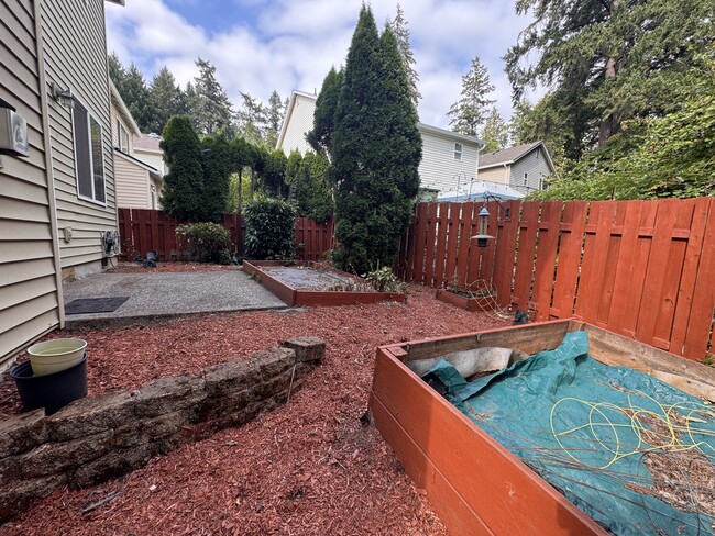 Building Photo - 432 NE 57th Ave