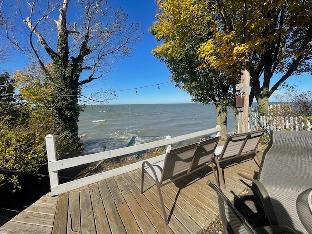 Building Photo - Single family home with access to Lake Eerie!