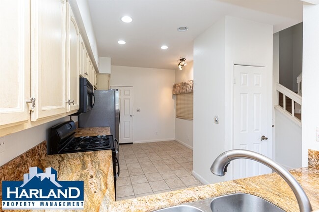 Building Photo - 3882 Creststone Pl