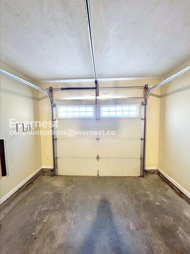 Building Photo - Get $500 OFF your first month’s rent when you sign your lease by 3/31. 2 Bed/2.5 Bath Condo with ...