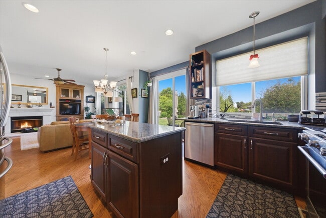 Building Photo - Stunning Mundelein Home on a Quiet Cul-de-Sac with Pond Views