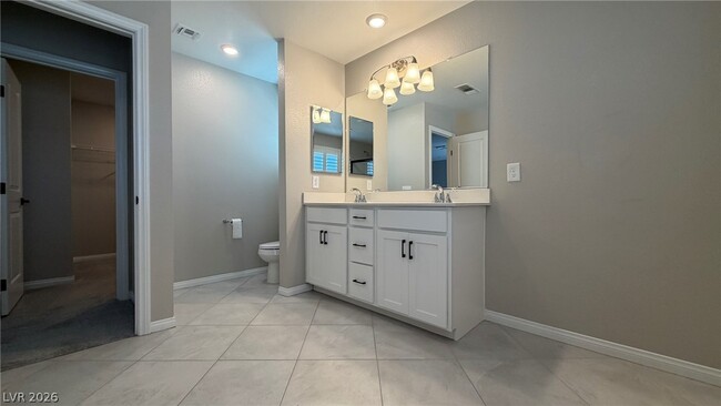 Building Photo - 2283 Teatro Ave