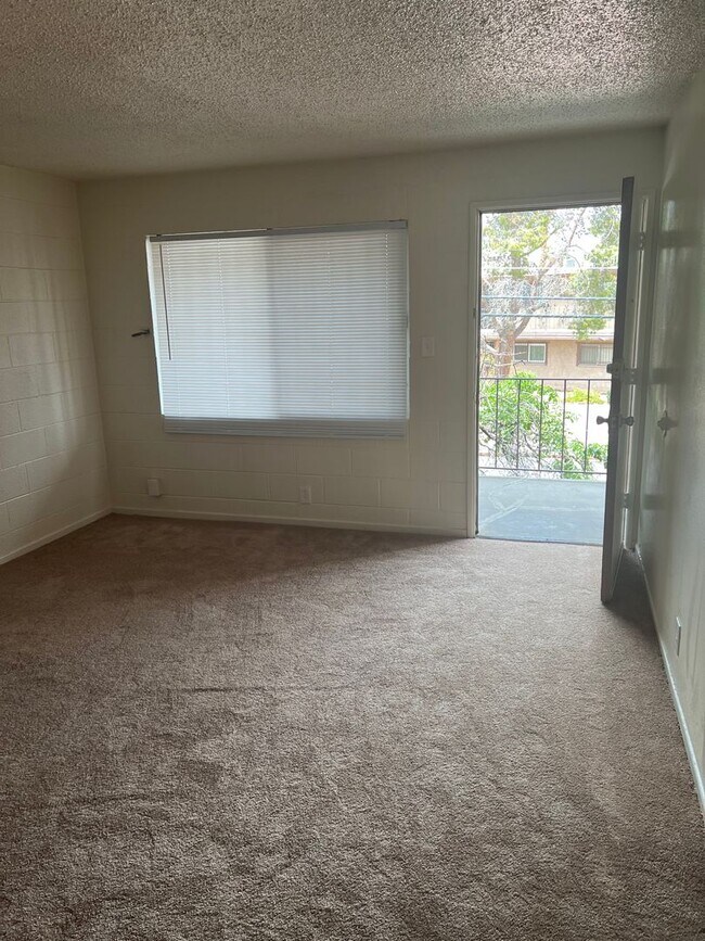 Building Photo - 1 Bedroom 1 Bath In Central Las Vegas