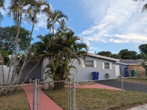 Building Photo - 2990 NW 7th Ct