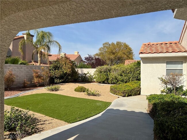 Building Photo - 2229 Fiero Dr