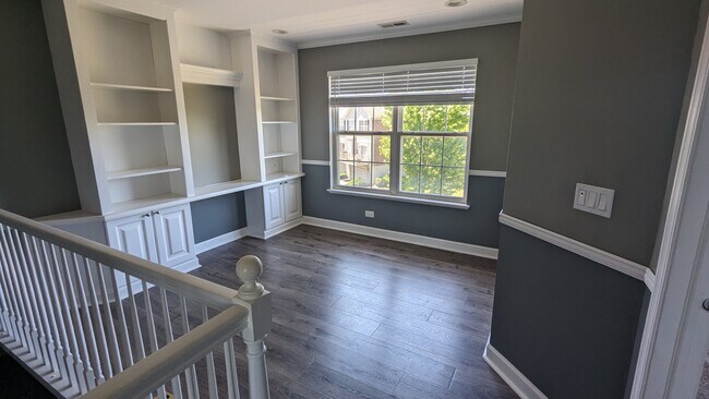 Building Photo - 768 Lambert Ln