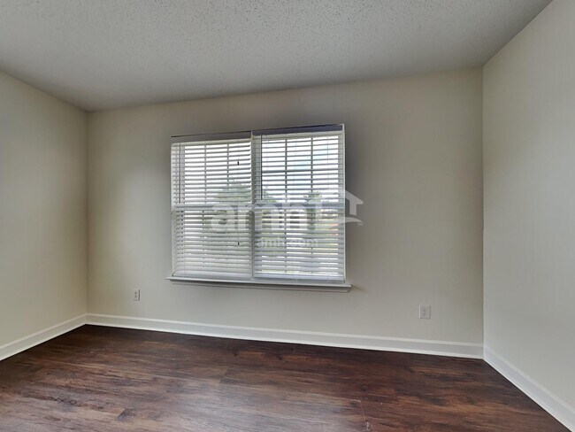 Building Photo - 14012 Sobeck Ln